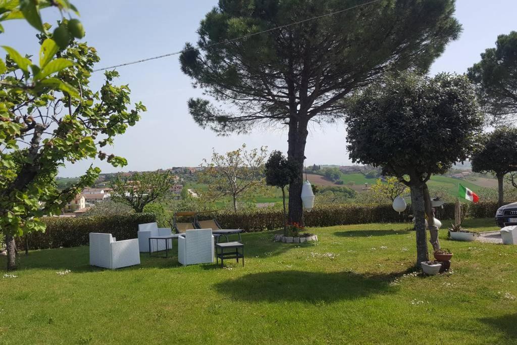 Bnb Fano Collina. La Pace Di Una Vacanza Piagge Eksteriør billede